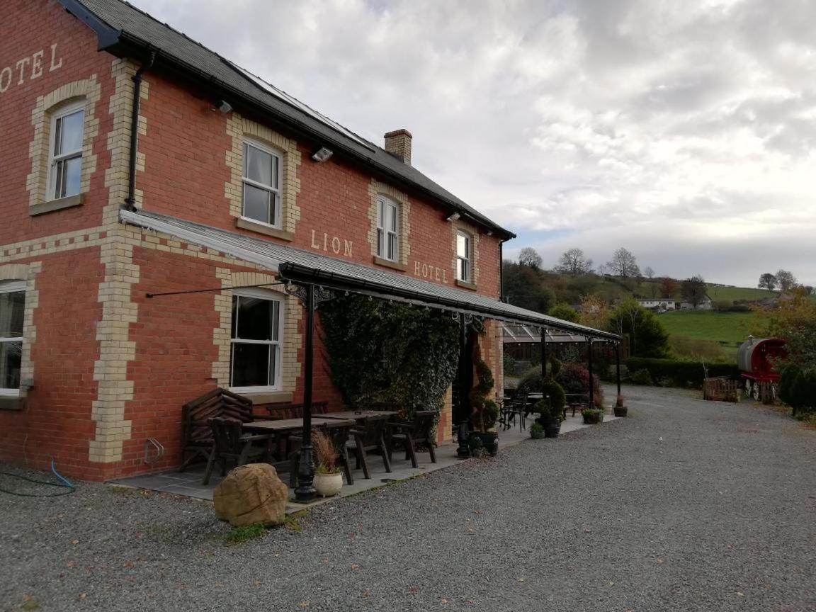 Lion Hotel Llanbister Exterior photo